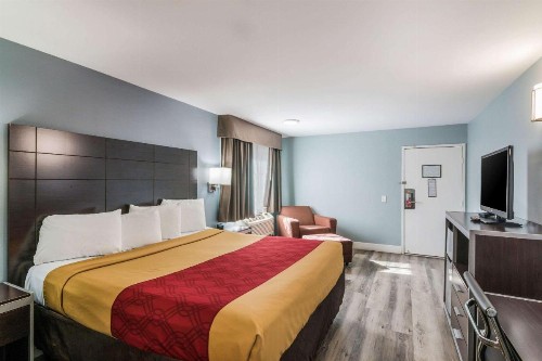 Econo Lodge Hesperia - Victorville I-15 - image 22