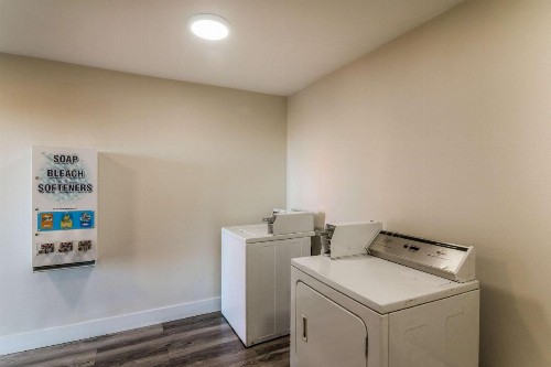 Econo Lodge Hesperia - Victorville I-15 - image 26