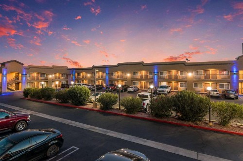 Econo Lodge Hesperia - Victorville I-15 - image 27