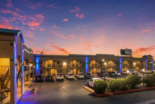 Econo Lodge Hesperia - Victorville I-15 - image 29