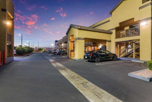 Econo Lodge Hesperia - Victorville I-15 - image 31