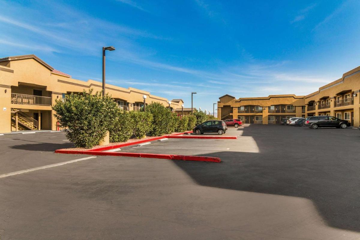 Econo Lodge Hesperia - Victorville I-15 - image 5