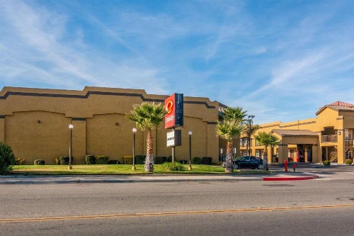 Econo Lodge Hesperia - Victorville I-15 - image 7