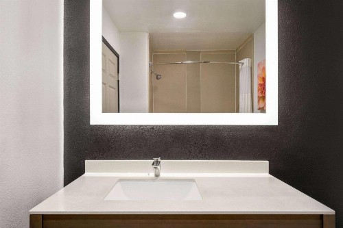 La Quinta by Wyndham Hesperia Victorville - image 11