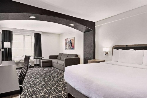 La Quinta by Wyndham Hesperia Victorville - image 12