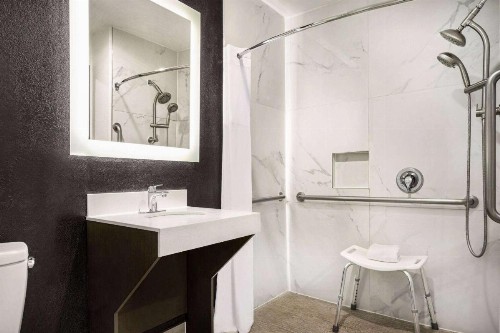La Quinta by Wyndham Hesperia Victorville - image 17
