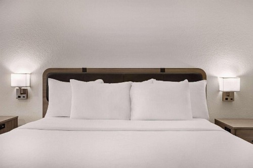 La Quinta by Wyndham Hesperia Victorville - image 3