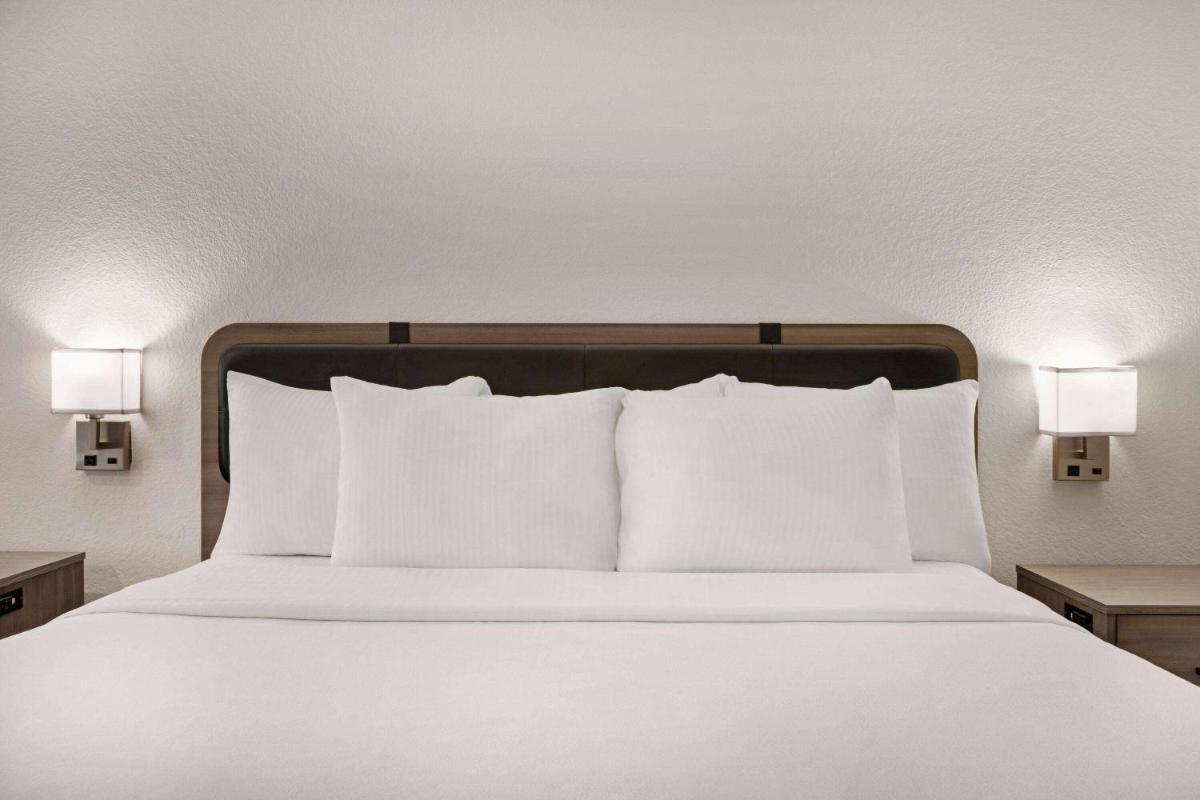 La Quinta by Wyndham Hesperia Victorville - image 3