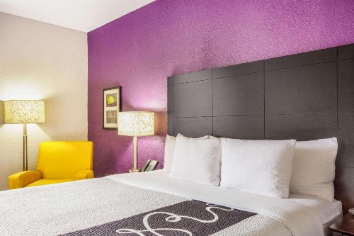 La Quinta by Wyndham Miami Lakes - image 11