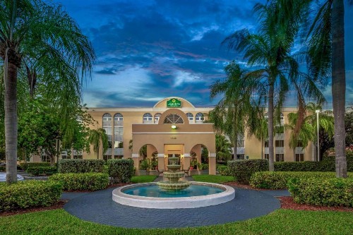 La Quinta by Wyndham Miami Lakes - image 13