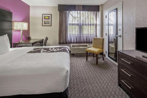 La Quinta by Wyndham Miami Lakes - image 15