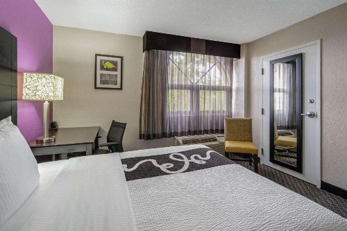 La Quinta by Wyndham Miami Lakes - image 21