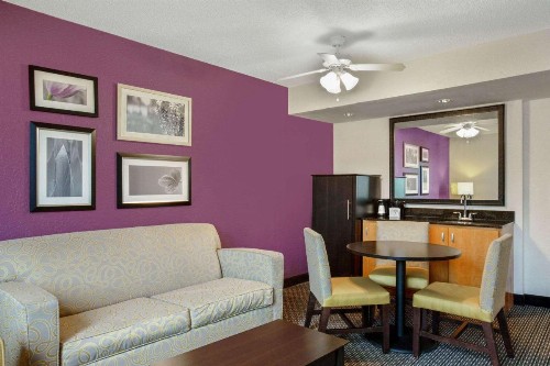 La Quinta by Wyndham Miami Lakes - image 22