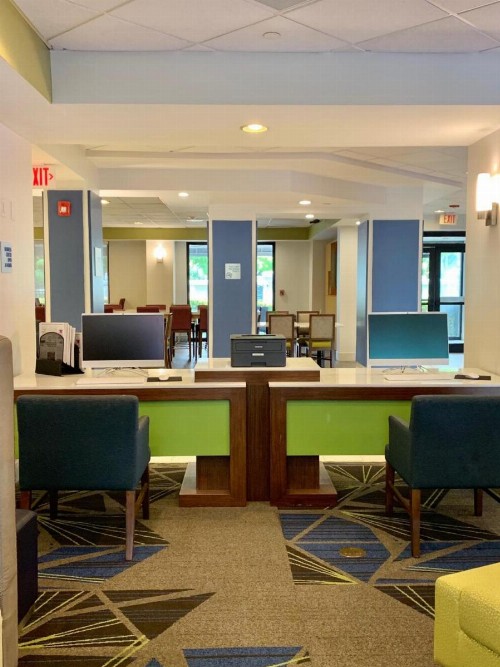 Holiday Inn Express Hotel & Suites Miami - Hialeah(Newly Renovated) an IHG Hotel - image 3