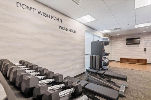 Fairfield Inn & Suites by Marriott Hickory - image 11