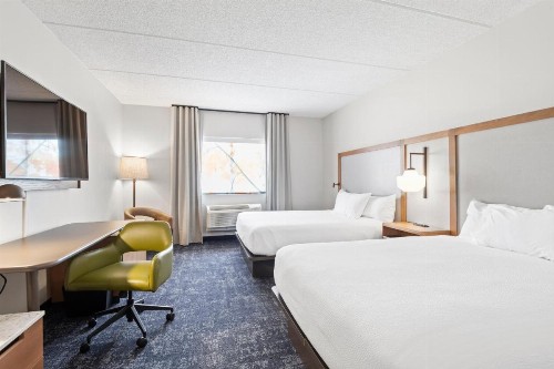 Fairfield Inn & Suites by Marriott Hickory - image 13