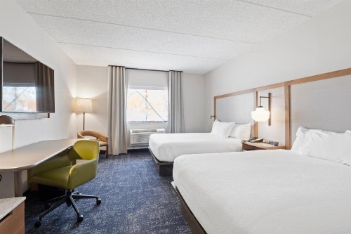 Fairfield Inn & Suites by Marriott Hickory - image 14