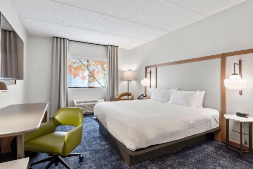 Fairfield Inn & Suites by Marriott Hickory - image 2