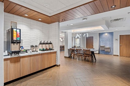 Fairfield Inn & Suites by Marriott Hickory - image 3