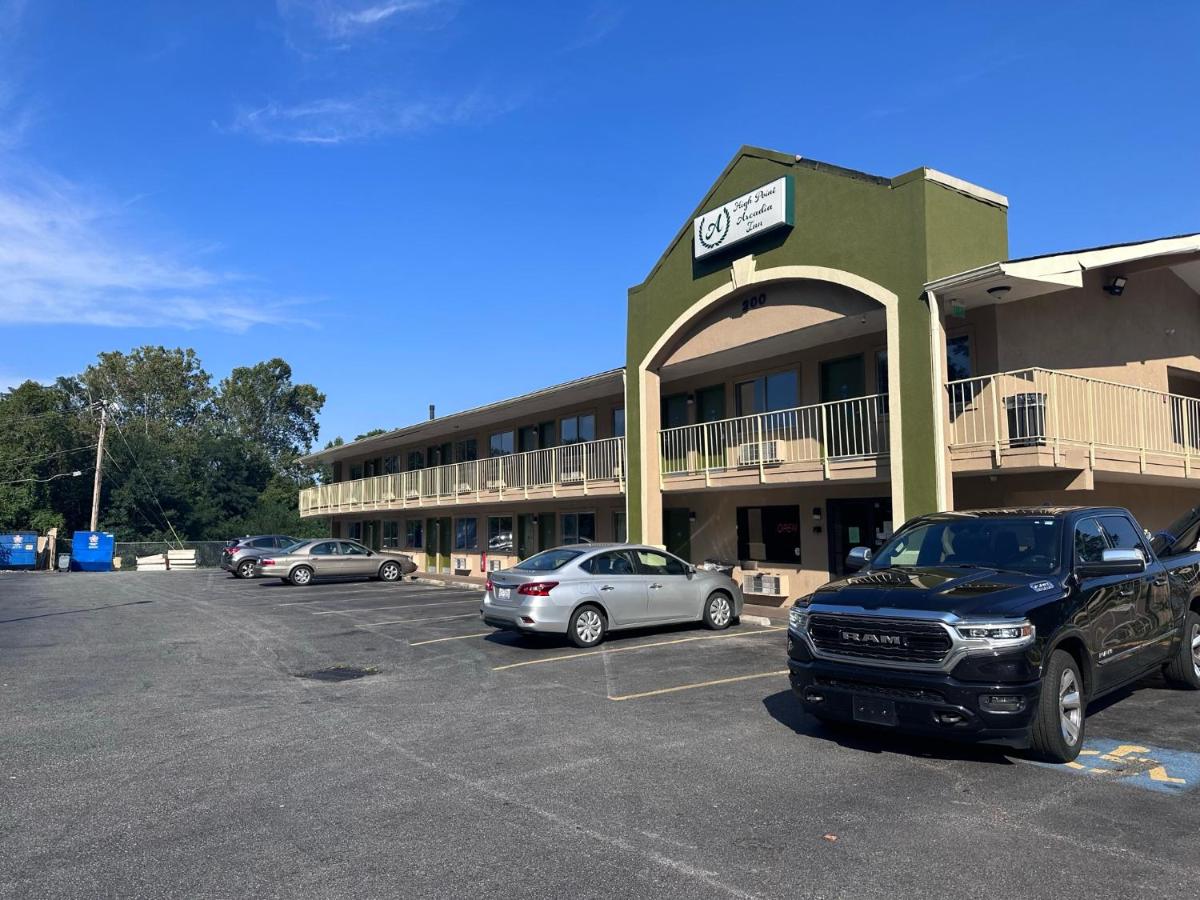 Budget Inn - main image