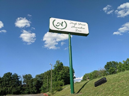 Budget Inn - image 3