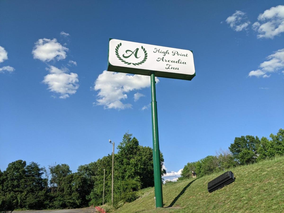 Budget Inn - image 3