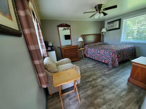 High Springs Country Inn - image 5