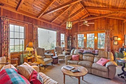 Skyla - Mountain View Home 2 Miles to Downtown!