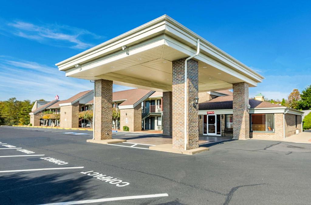 Motel 6-Hillsville VA - main image