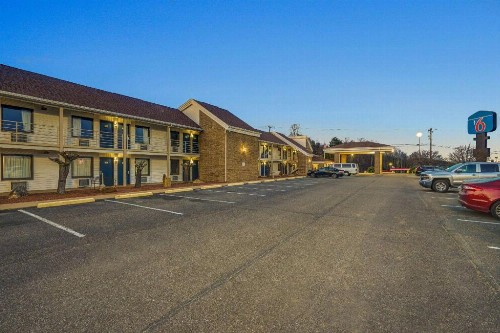 Motel 6-Hillsville VA - image 15