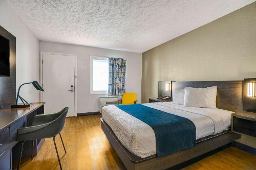 Motel 6-Hillsville VA - image 25
