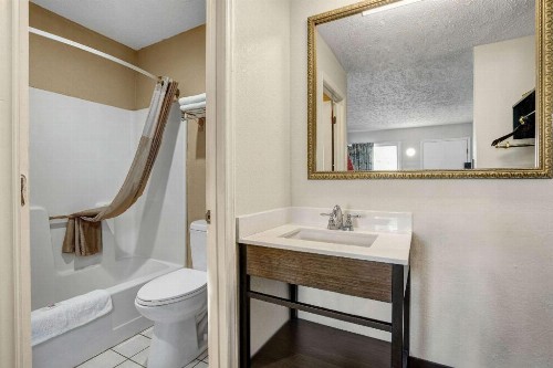 Motel 6-Hillsville VA - image 35