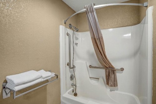 Motel 6-Hillsville VA - image 42