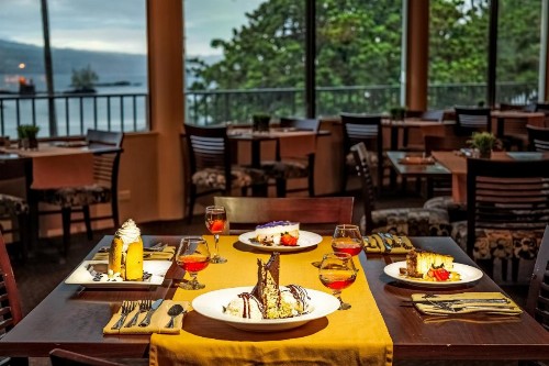 Castle Hilo Hawaiian Hotel - image 35