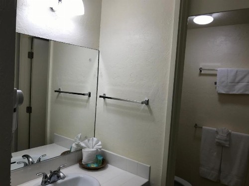 Hilo Reeds Bay Hotel - image 30