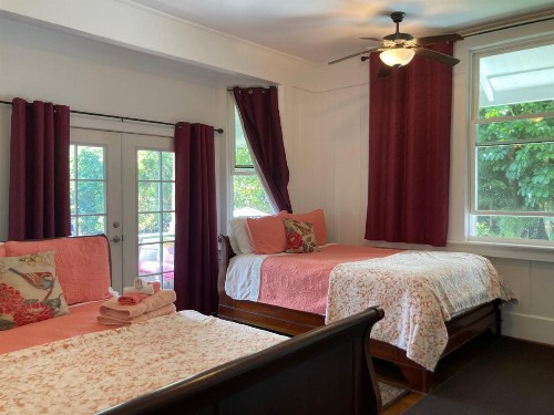 Hilo Bay Oceanfront Bed and Breakfast - image 42