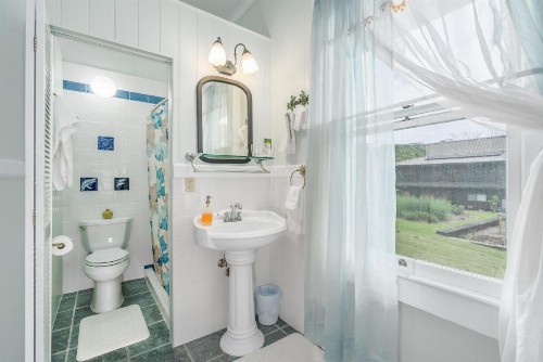 Old Hawaiian Bed and Breakfast - image 16