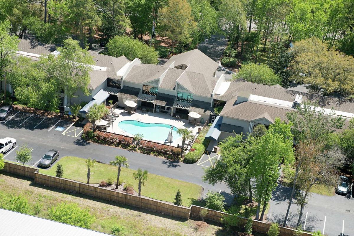 Hampton Inn Hilton Head - image 2