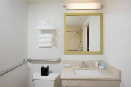 Hampton Inn Hilton Head - image 24