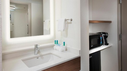 Holiday Inn Express Hilton Head Island an IHG Hotel - image 14