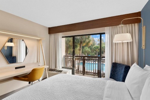 Holiday Inn Express Hilton Head Island an IHG Hotel - image 9