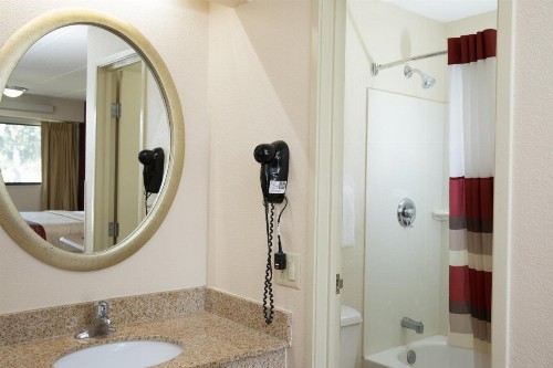 Red Roof Inn Hilton Head Island - image 21