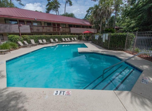 Red Roof Inn Hilton Head Island - image 3