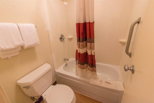 Red Roof Inn Hilton Head Island - image 6