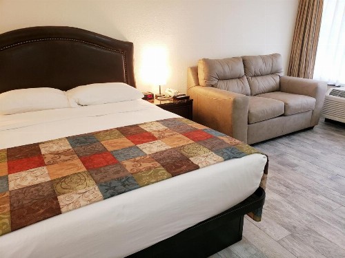 Simple Rewards Inn - image 12