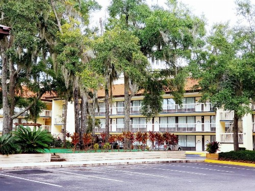 Simple Rewards Inn - image 18