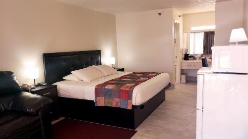 Simple Rewards Inn - image 2
