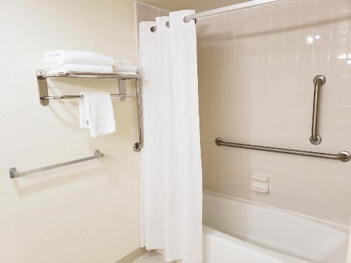 Simple Rewards Inn - image 22