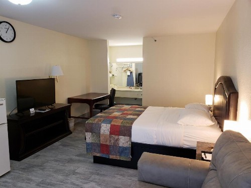 Simple Rewards Inn - image 4