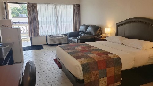 Simple Rewards Inn - image 47
